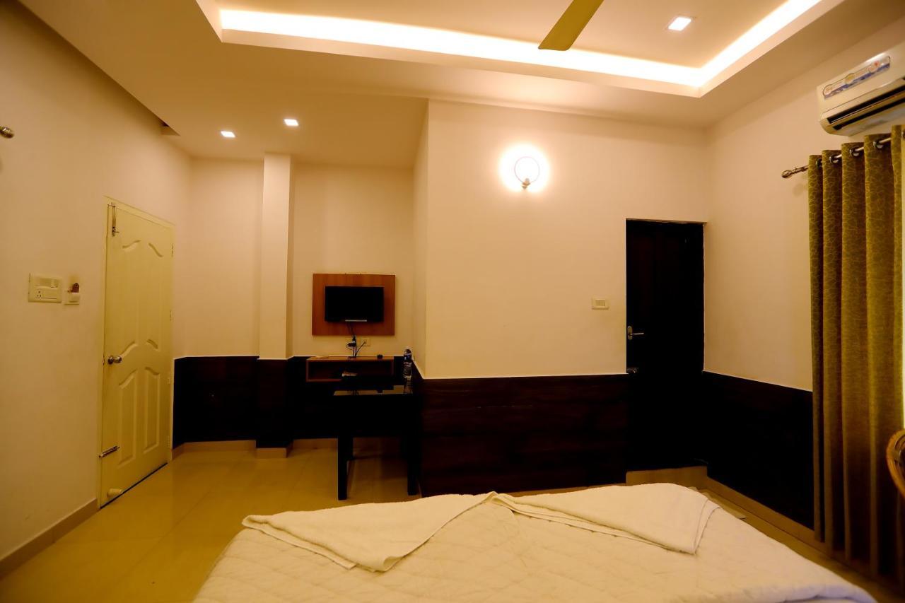 Sapphire Inn Nedumbassery Exteriér fotografie
